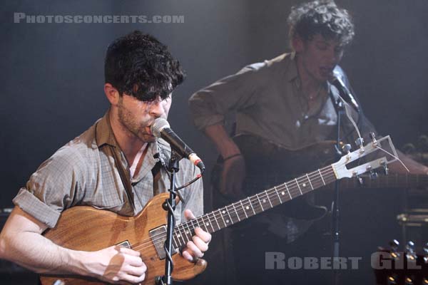 FOALS - 2008-02-21 - PARIS - La Maroquinerie - Yannis Philippakis - Walter Gervers